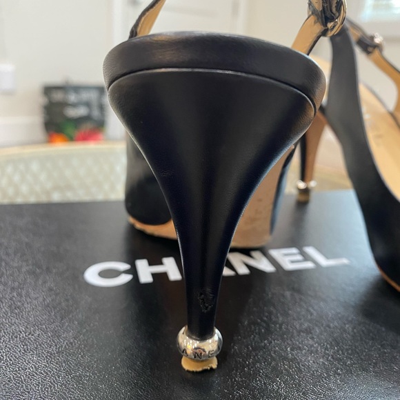 Chanel round toe pump with sling back in original box! Worn once - Picture 5 of 7